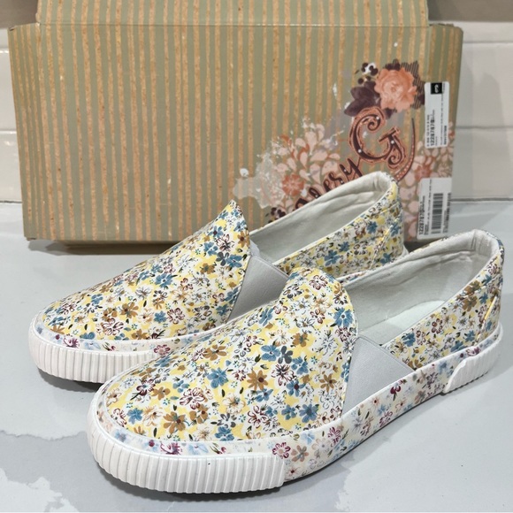 Very G Shoes - VERY G Roxanne Floral Canvas Slip On Sneaker Shoes Women’s SZ 9 Med BNWB